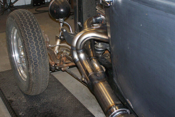 #SRSB-700 – Street Rod Small Block – SB Street Rod header “Drag Style” over the frame